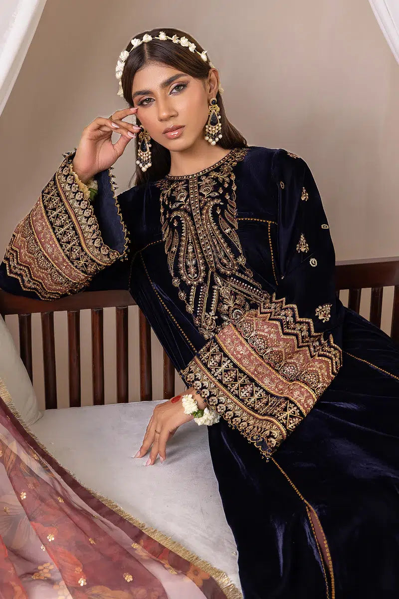 Baroque | Jahanara Luxury Velvet 23 | UF-424 - Khanumjan  Pakistani Clothes and Designer Dresses in UK, USA 