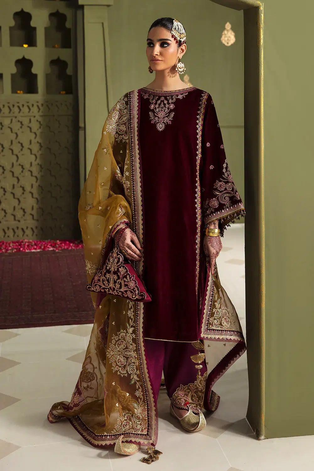 Baroque | Jahanara Luxury Velvet 23 | UF-465 - Khanumjan  Pakistani Clothes and Designer Dresses in UK, USA 