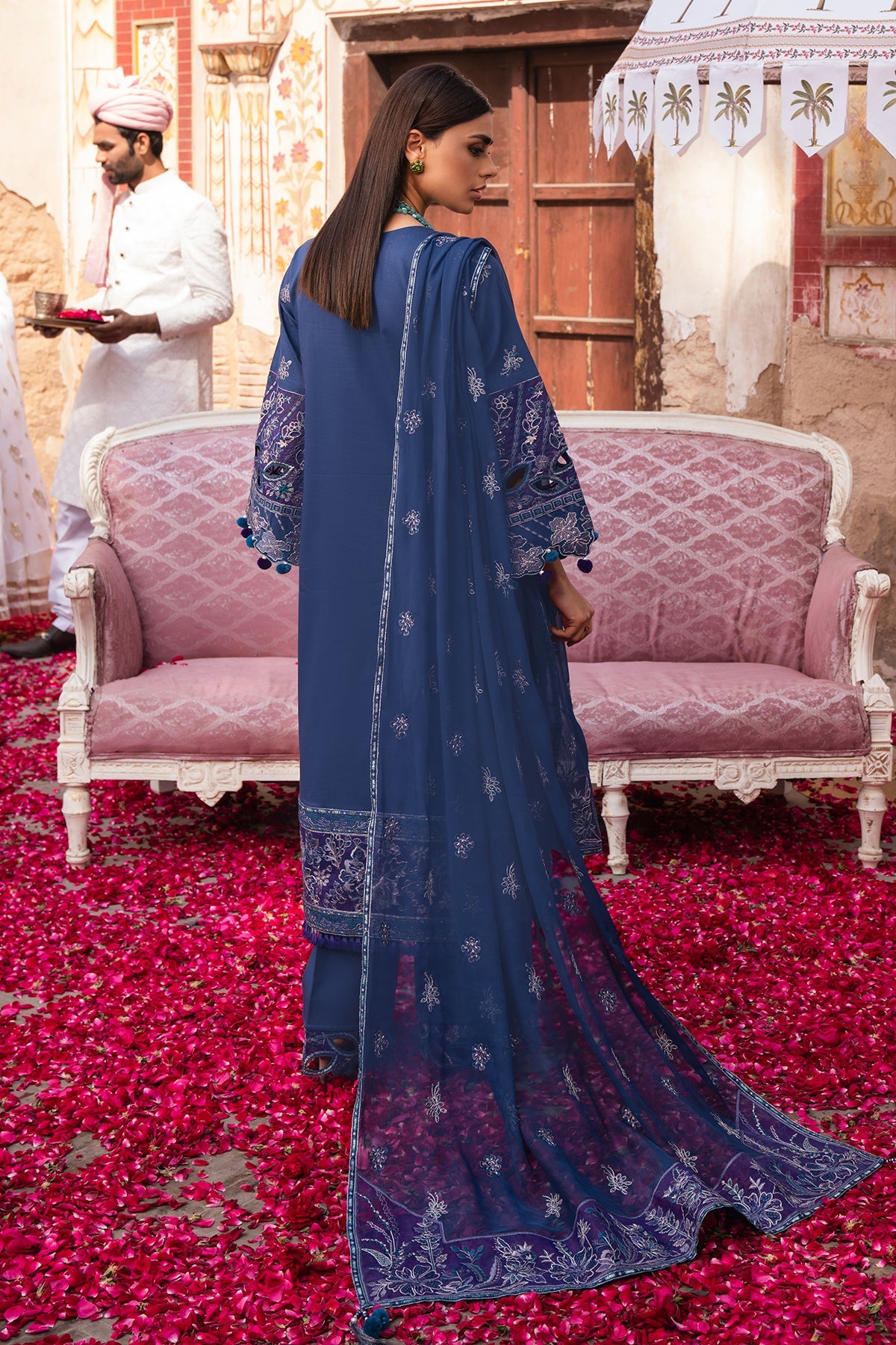 Alizeh | Rawayat Luxury Lawn 24 | Shehnaaz - Khanumjan  Pakistani Clothes and Designer Dresses in UK, USA 