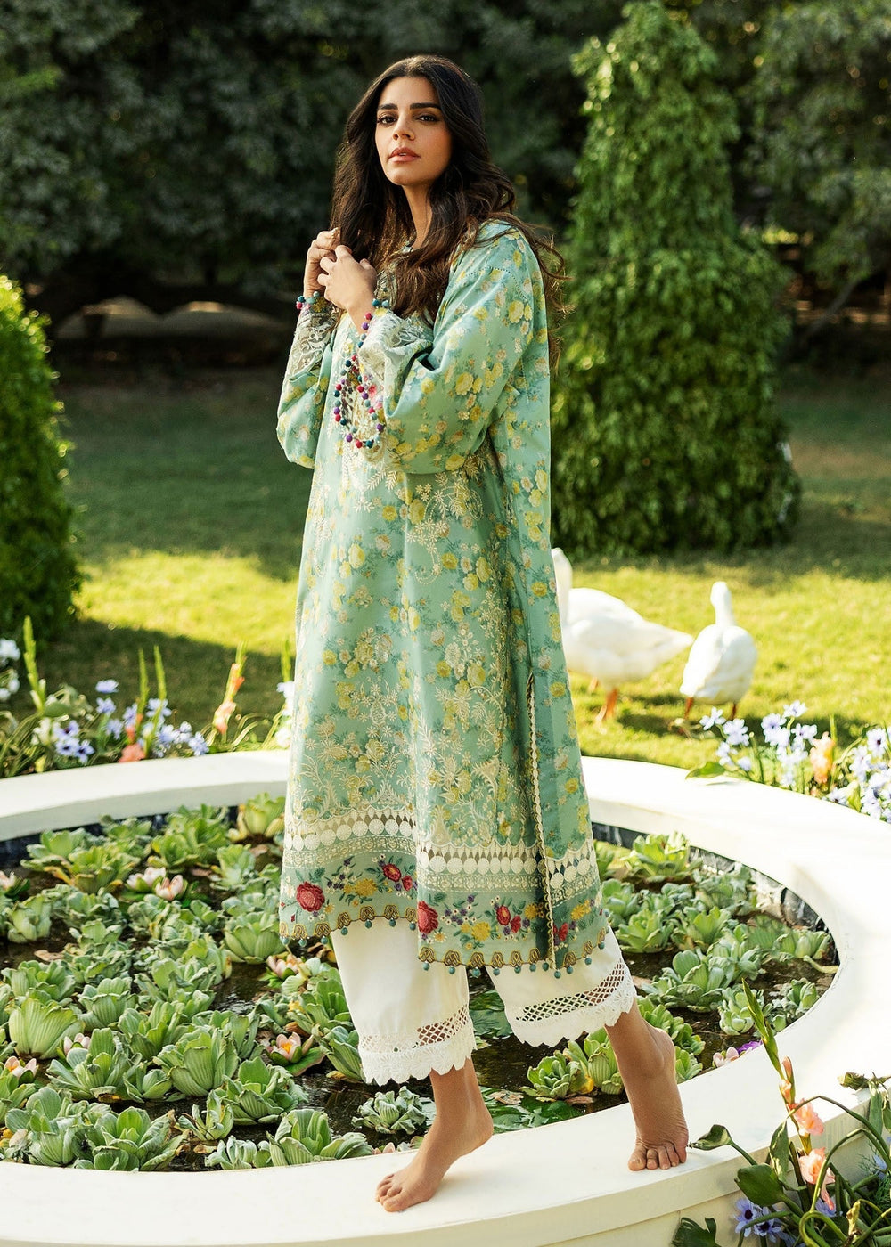 Sadaf Fawad Khan | Siraa Lawn 25 | BLOOM - B