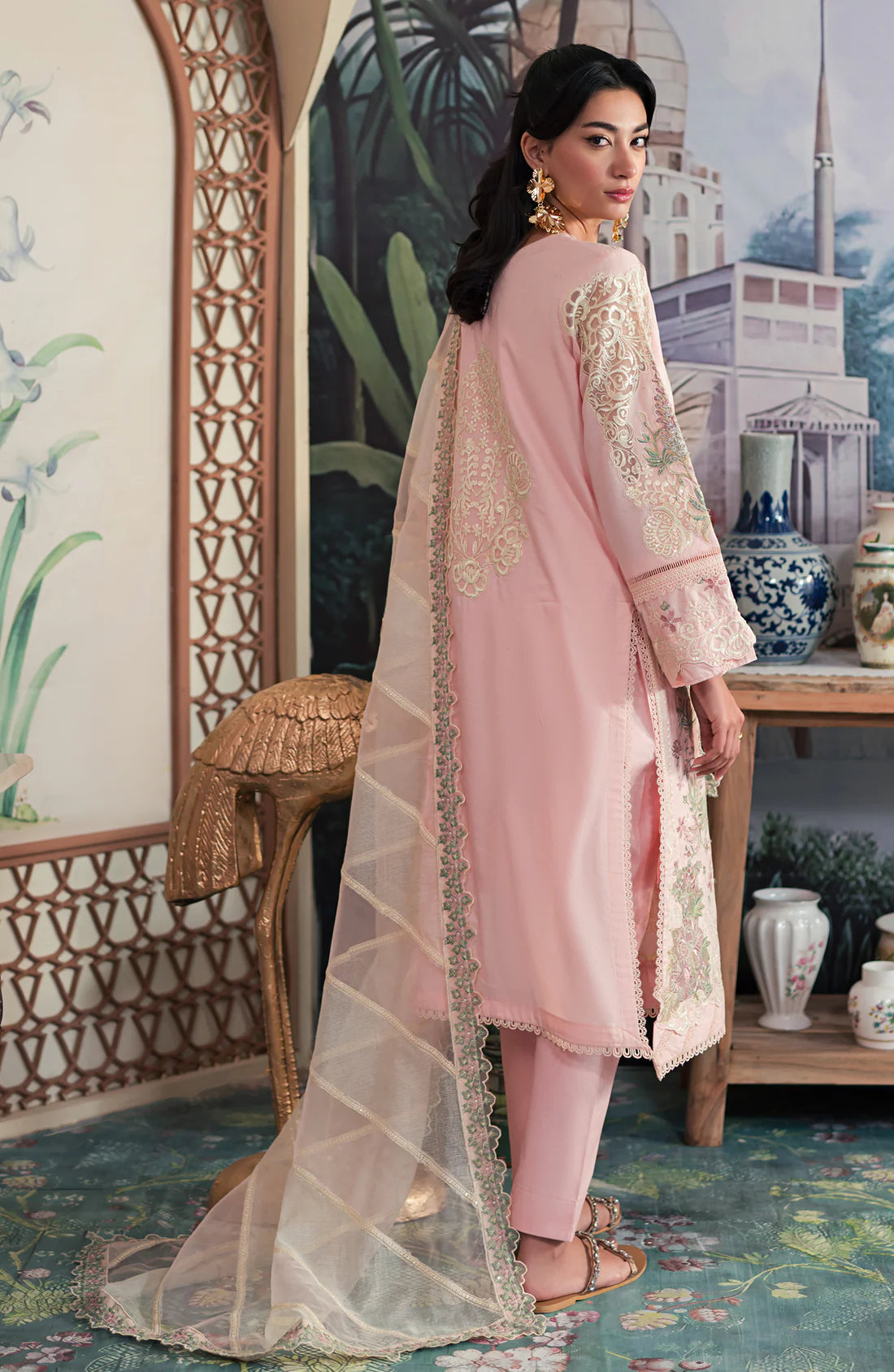 Emaan Adeel | Ayra Luxury Lawn 24 | AR-01 - Khanumjan  Pakistani Clothes and Designer Dresses in UK, USA 