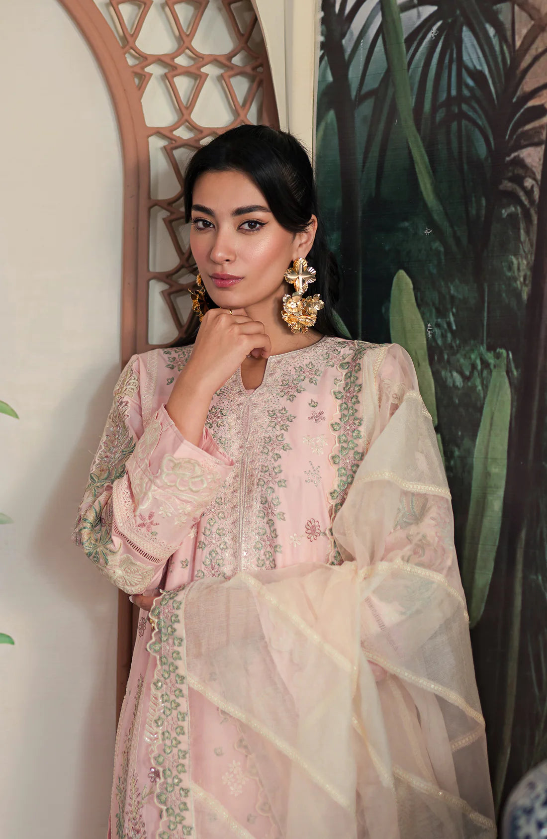 Emaan Adeel | Ayra Luxury Lawn 24 | AR-01 - Khanumjan  Pakistani Clothes and Designer Dresses in UK, USA 