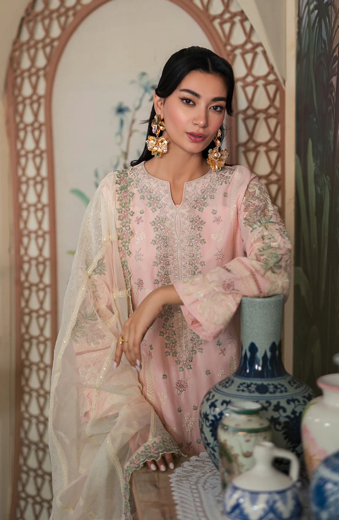 Emaan Adeel | Ayra Luxury Lawn 24 | AR-01 - Khanumjan  Pakistani Clothes and Designer Dresses in UK, USA 