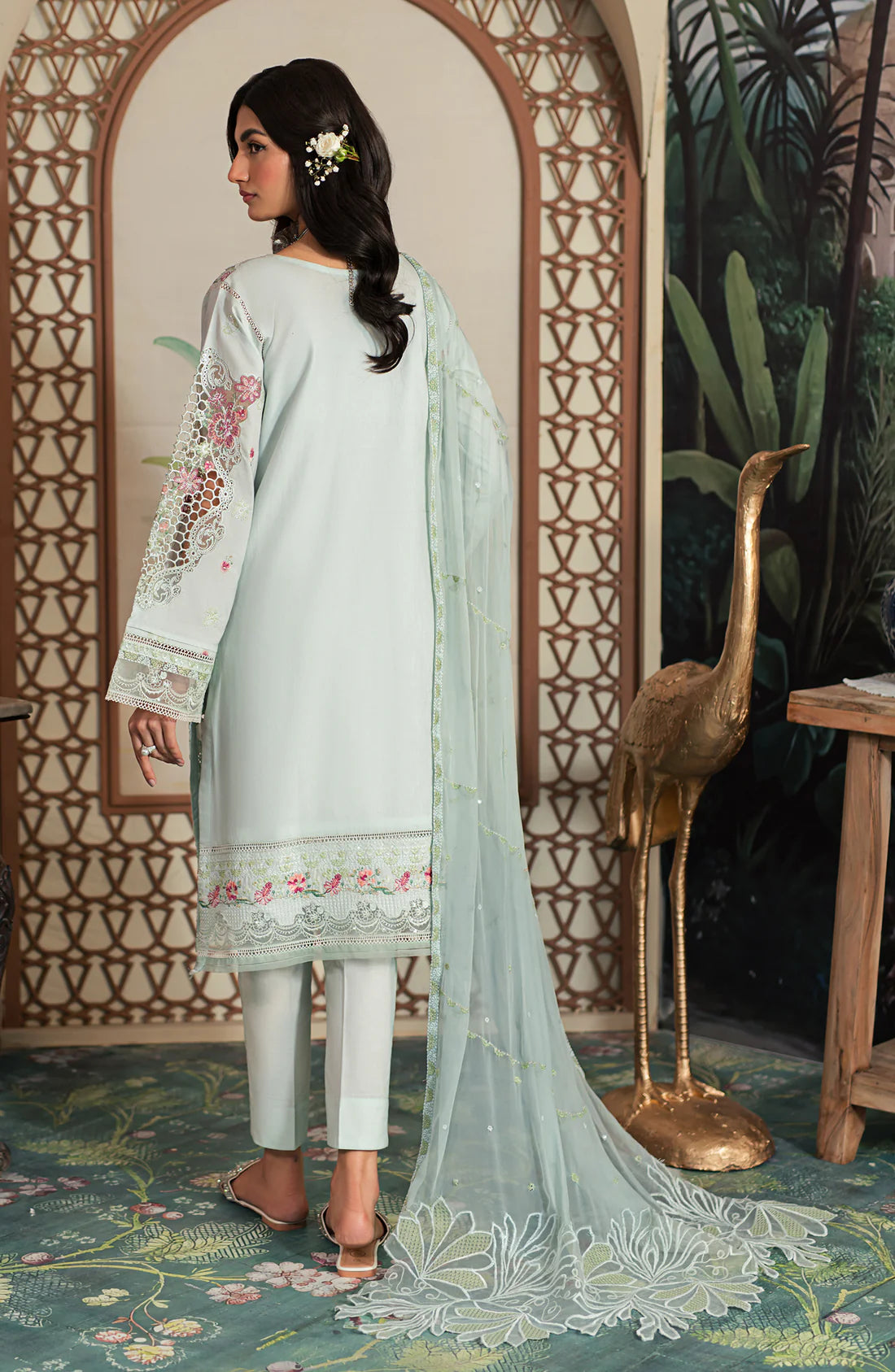 Emaan Adeel | Ayra Luxury Lawn 24 | AR-07 - Khanumjan  Pakistani Clothes and Designer Dresses in UK, USA 