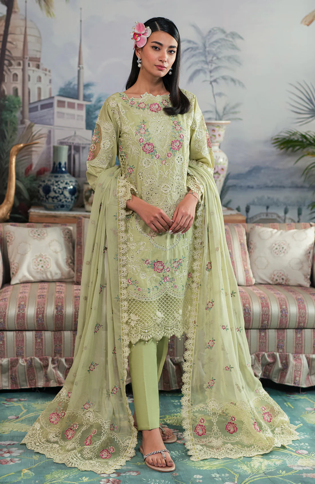 Emaan Adeel | Ayra Luxury Lawn 24 | AR-02 - Khanumjan  Pakistani Clothes and Designer Dresses in UK, USA 