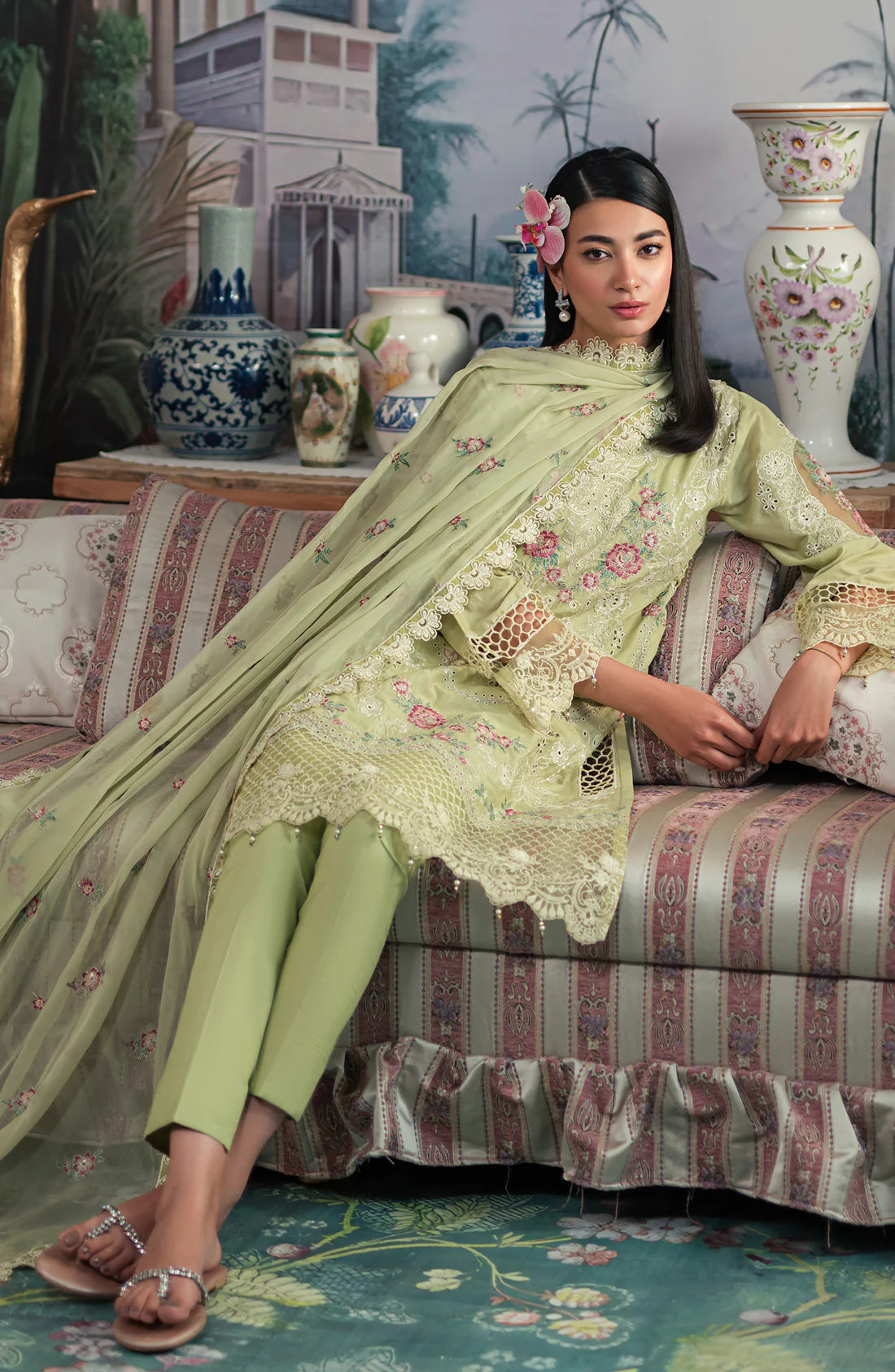 Emaan Adeel | Ayra Luxury Lawn 24 | AR-02 - Khanumjan  Pakistani Clothes and Designer Dresses in UK, USA 