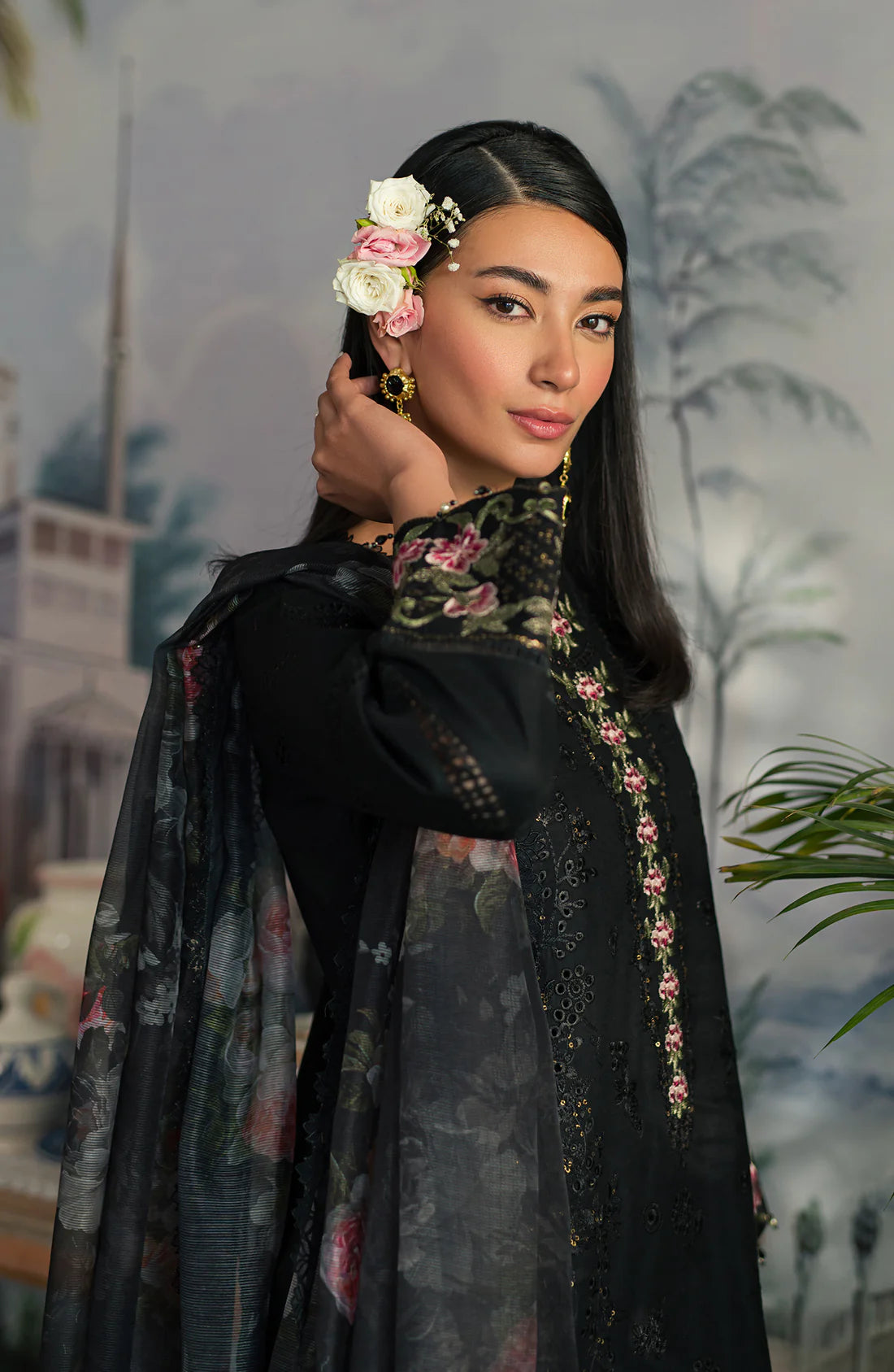 Emaan Adeel | Ayra Luxury Lawn 24 | AR-05 - Khanumjan  Pakistani Clothes and Designer Dresses in UK, USA 