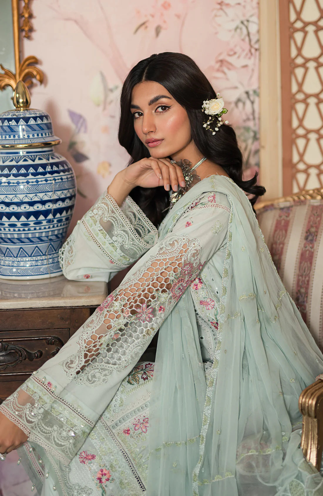 Emaan Adeel | Ayra Luxury Lawn 24 | AR-07 - Khanumjan  Pakistani Clothes and Designer Dresses in UK, USA 