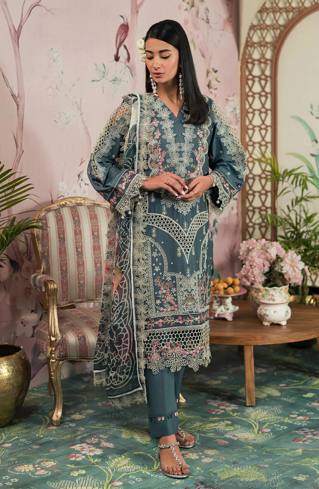 Emaan Adeel | Ayra Luxury Lawn 24 | AR-09 - Khanumjan  Pakistani Clothes and Designer Dresses in UK, USA 