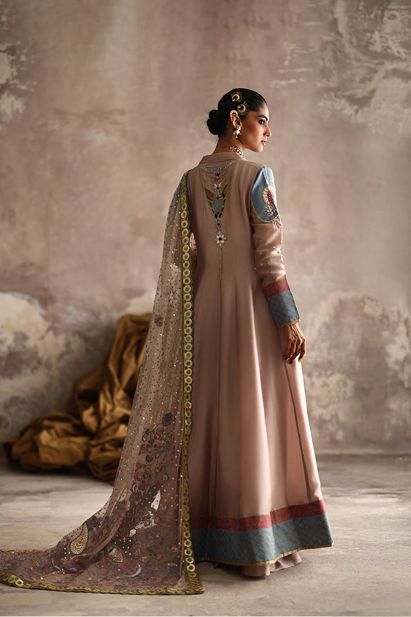 Wardha Saleem | Layla Formals 25 | Gulbagh