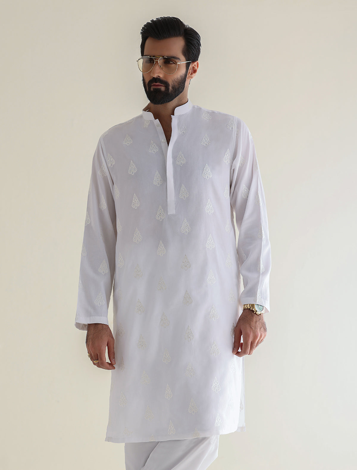 Pakistani Menswear | Ismail Farid - WHITE EMBROIDERED KURTA - Khanumjan  Pakistani Clothes and Designer Dresses in UK, USA 