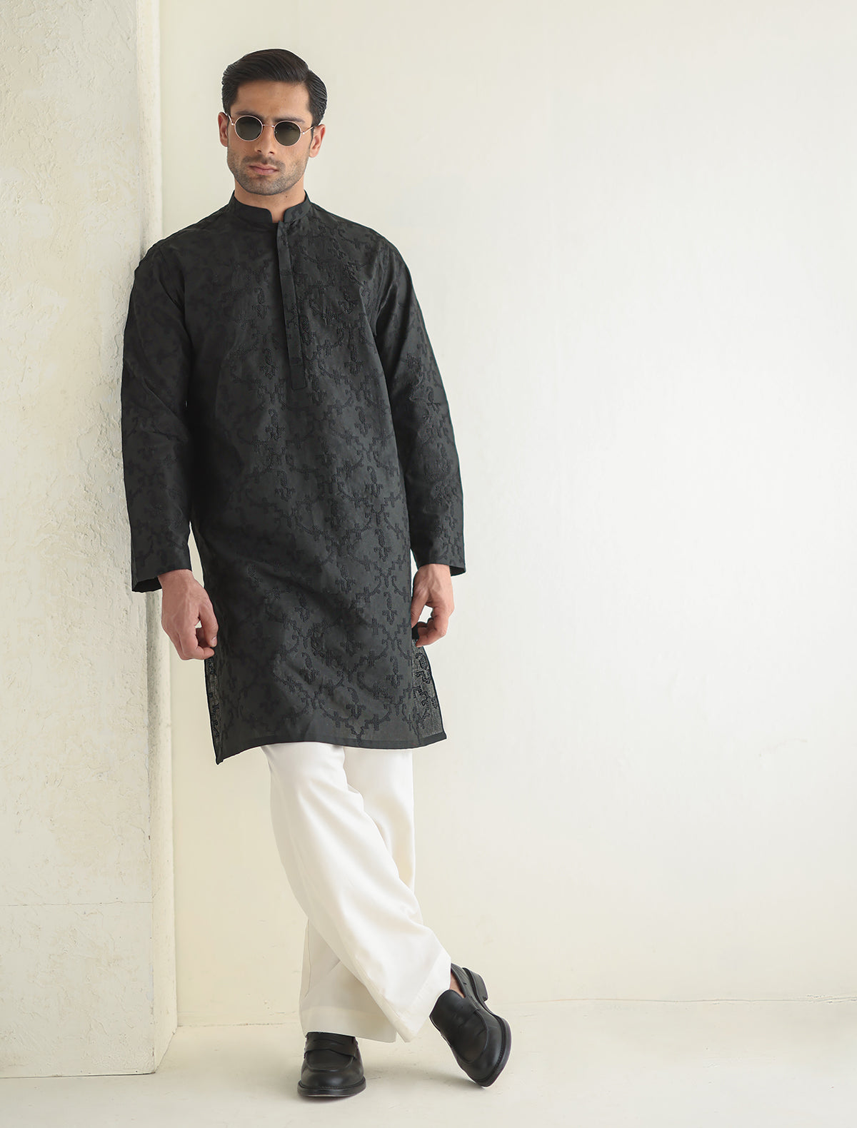 Pakistani Menswear | Ismail Farid - BLACK EMBROIDERED KURTA - Khanumjan  Pakistani Clothes and Designer Dresses in UK, USA 