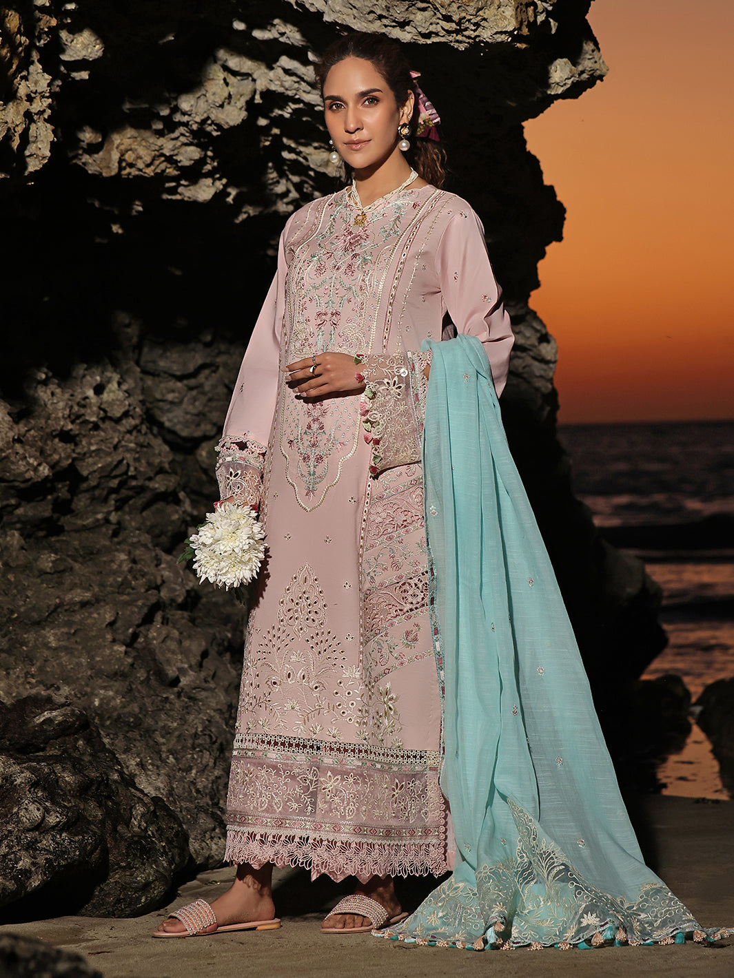 Izel | Saahil Signature Lawn 24 | SOFFIO - Khanumjan  Pakistani Clothes and Designer Dresses in UK, USA 
