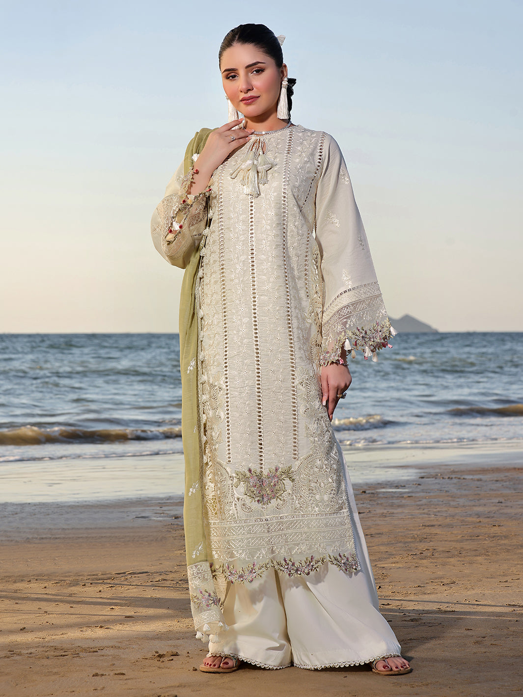 Izel | Saahil Signature Lawn 24 | FLOSSIE - Khanumjan  Pakistani Clothes and Designer Dresses in UK, USA 