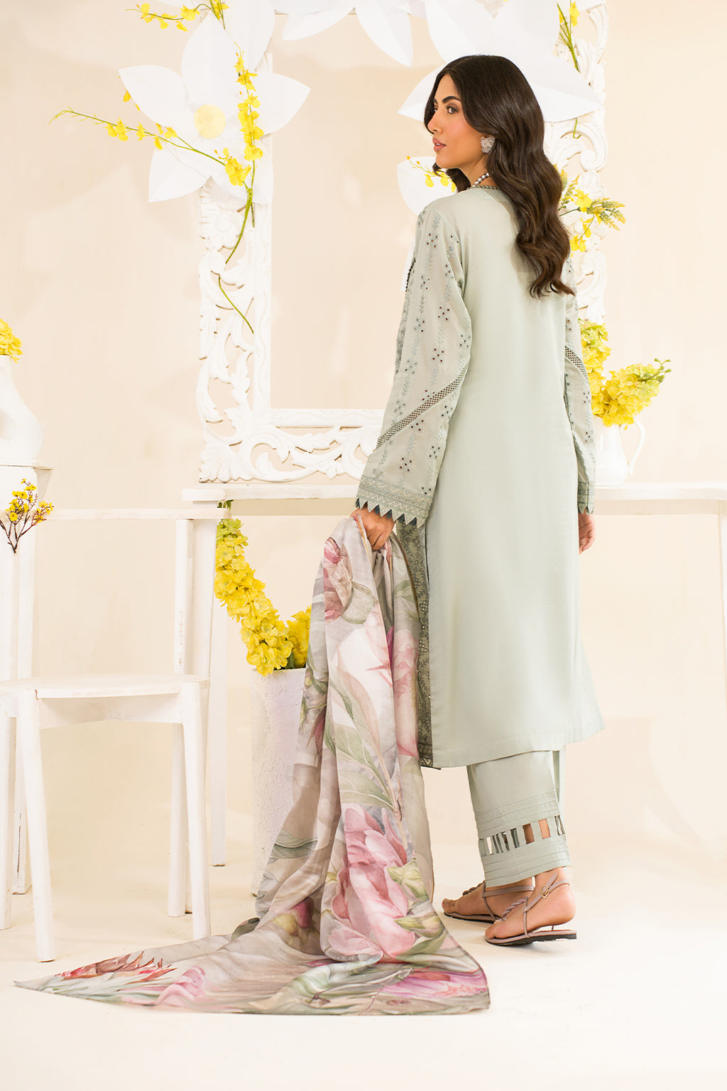 Iznik | Lawnkari 24 | UE-189 SLEEKCHIC - Khanumjan  Pakistani Clothes and Designer Dresses in UK, USA 