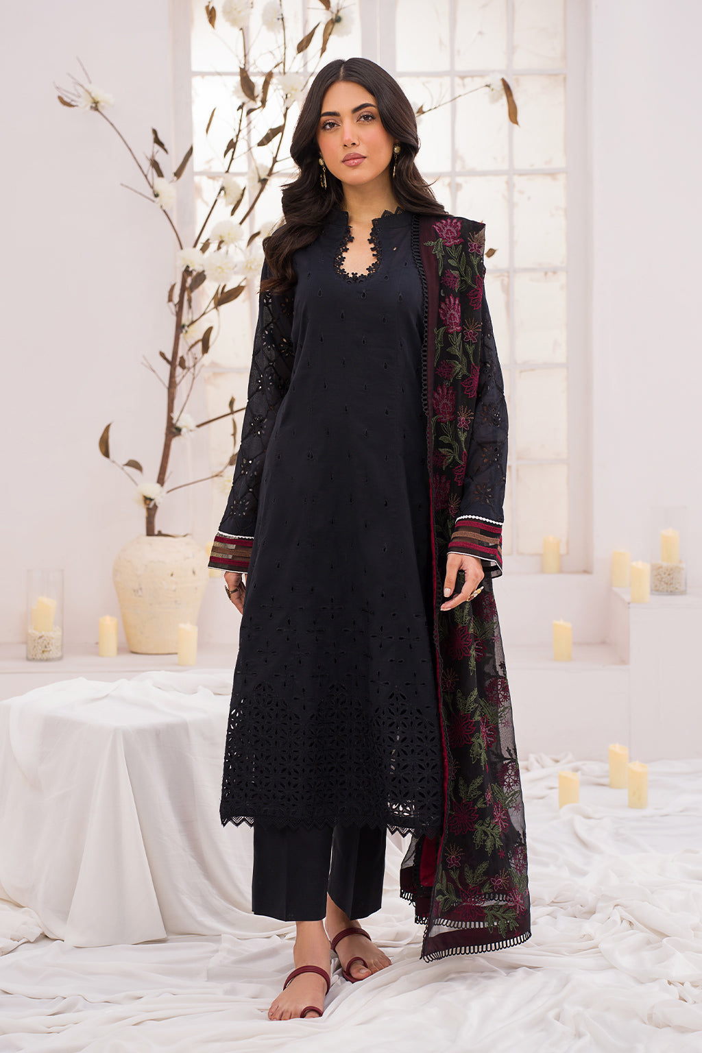 Iznik | Lawnkari 24 | UE-200 GARRULOUS - Khanumjan  Pakistani Clothes and Designer Dresses in UK, USA 