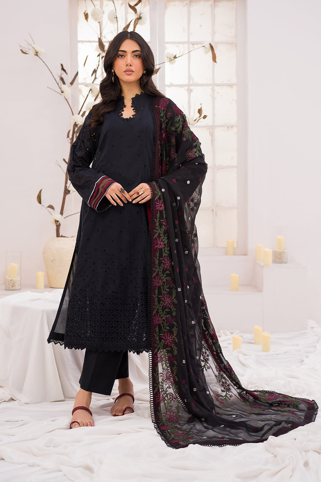 Iznik | Lawnkari 24 | UE-200 GARRULOUS - Khanumjan  Pakistani Clothes and Designer Dresses in UK, USA 