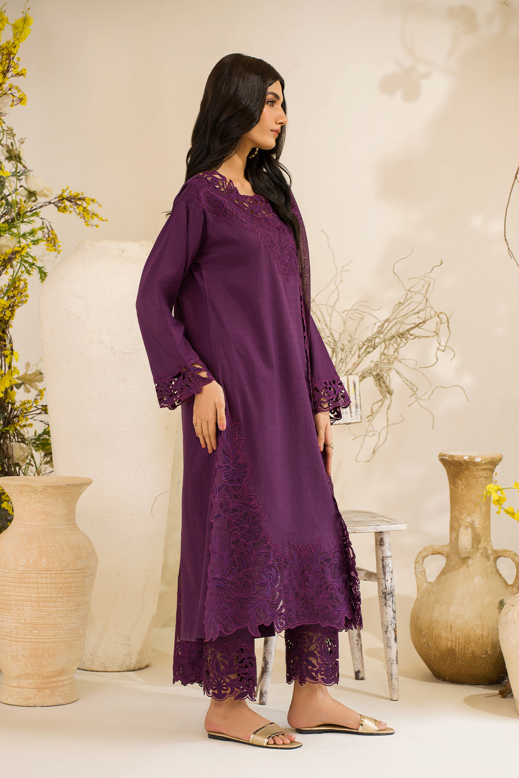 Iznik | Lawnkari 24 | UE-209 QUAGMIRE - Khanumjan  Pakistani Clothes and Designer Dresses in UK, USA 