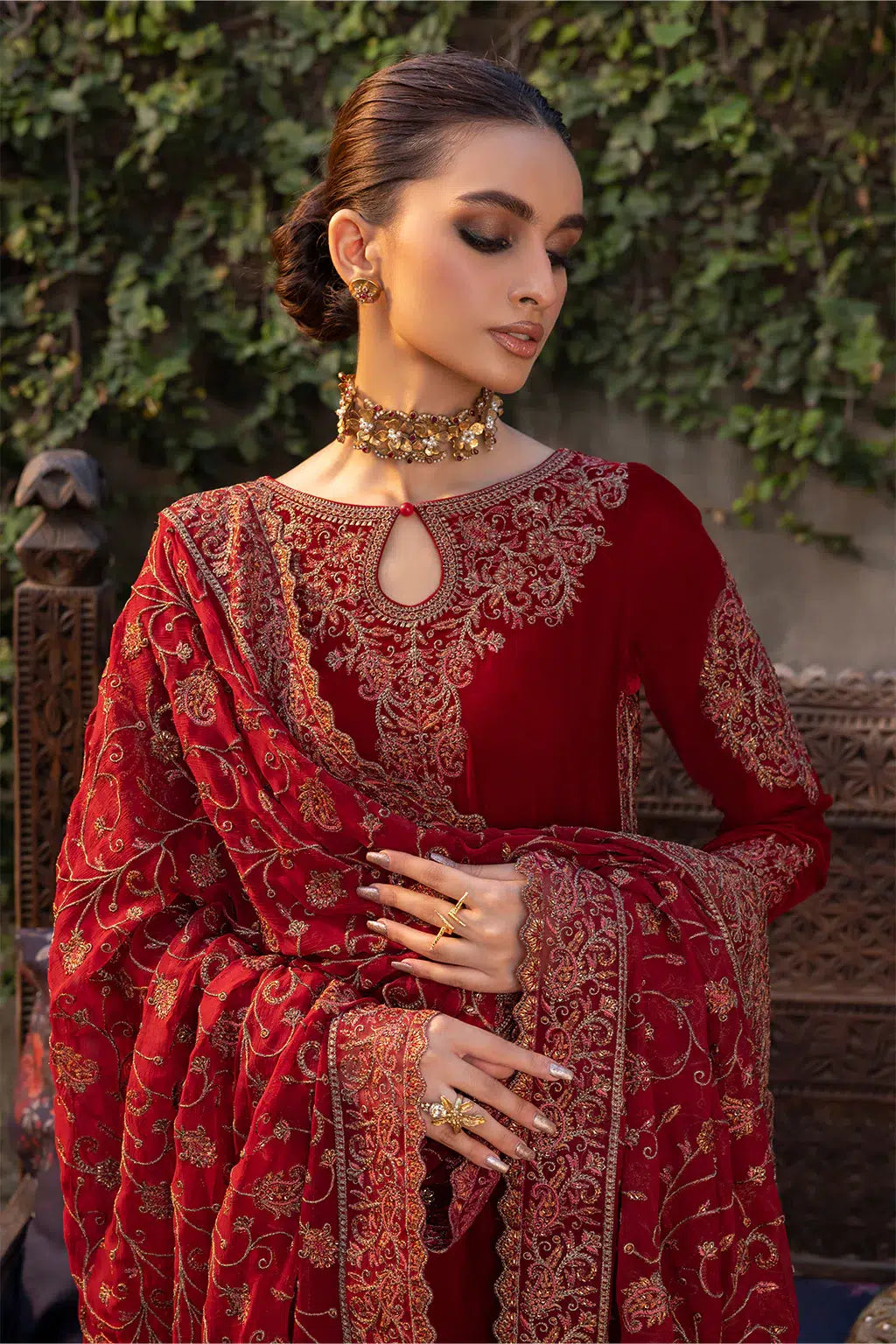 Iznik | Festive Velvet 23 | IV-37 MANIJEH - Khanumjan  Pakistani Clothes and Designer Dresses in UK, USA 