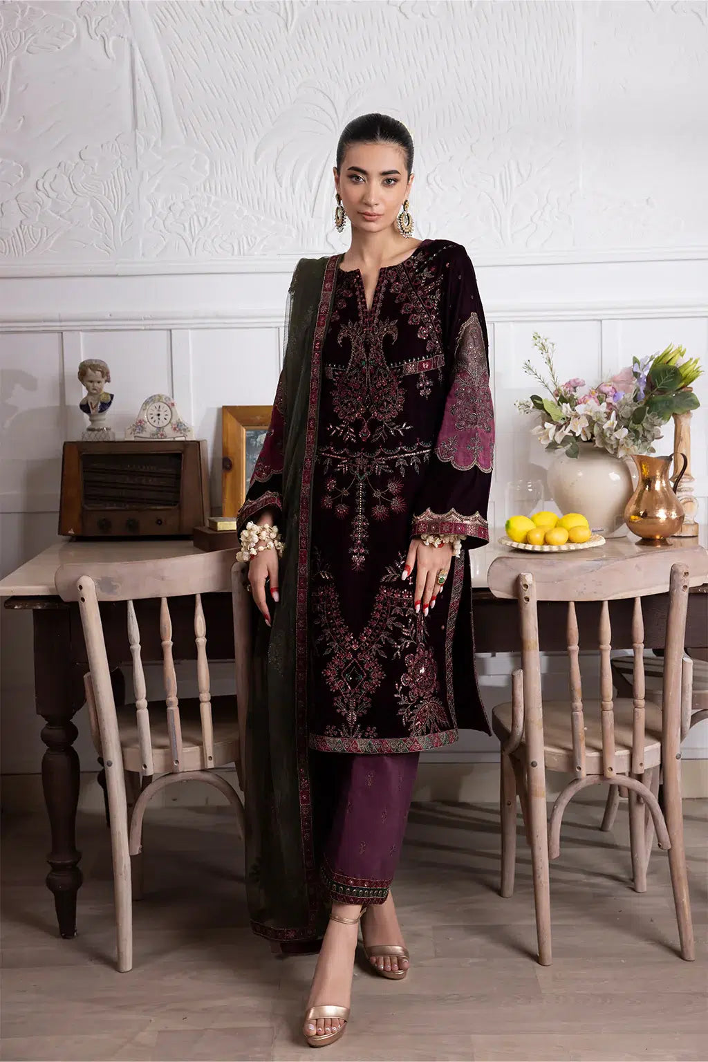 Iznik | Festive Velvet 23 | IV-30 AZITAH - Khanumjan  Pakistani Clothes and Designer Dresses in UK, USA 