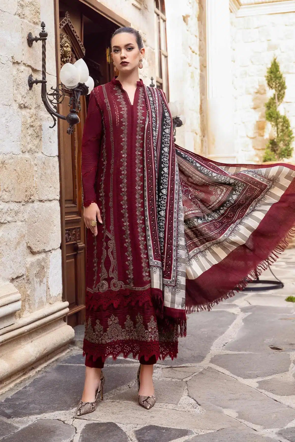 Maria B | M Prints Winter 23 | MPT-2002-A - Khanumjan  Pakistani Clothes and Designer Dresses in UK, USA 