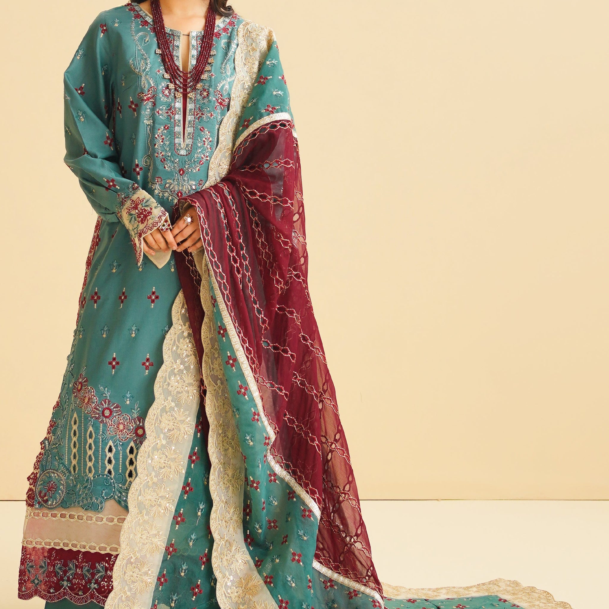 Maryum N Maria | Eid Luxury Lawn 24 | Laila - Khanumjan  Pakistani Clothes and Designer Dresses in UK, USA 