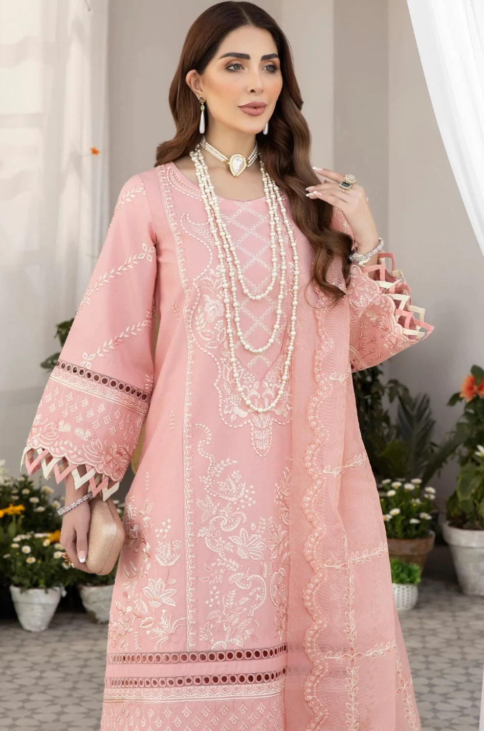 Mohagni | Muntazir Luxury Lawn 24 | AM-07 - Khanumjan  Pakistani Clothes and Designer Dresses in UK, USA 