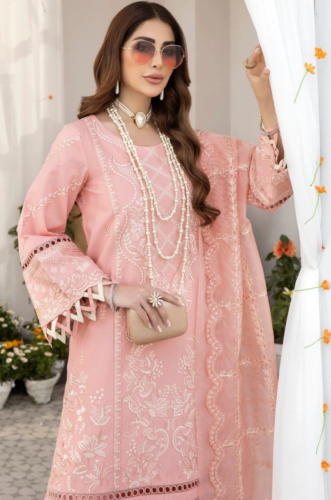 Mohagni | Muntazir Luxury Lawn 24 | AM-07 - Khanumjan  Pakistani Clothes and Designer Dresses in UK, USA 