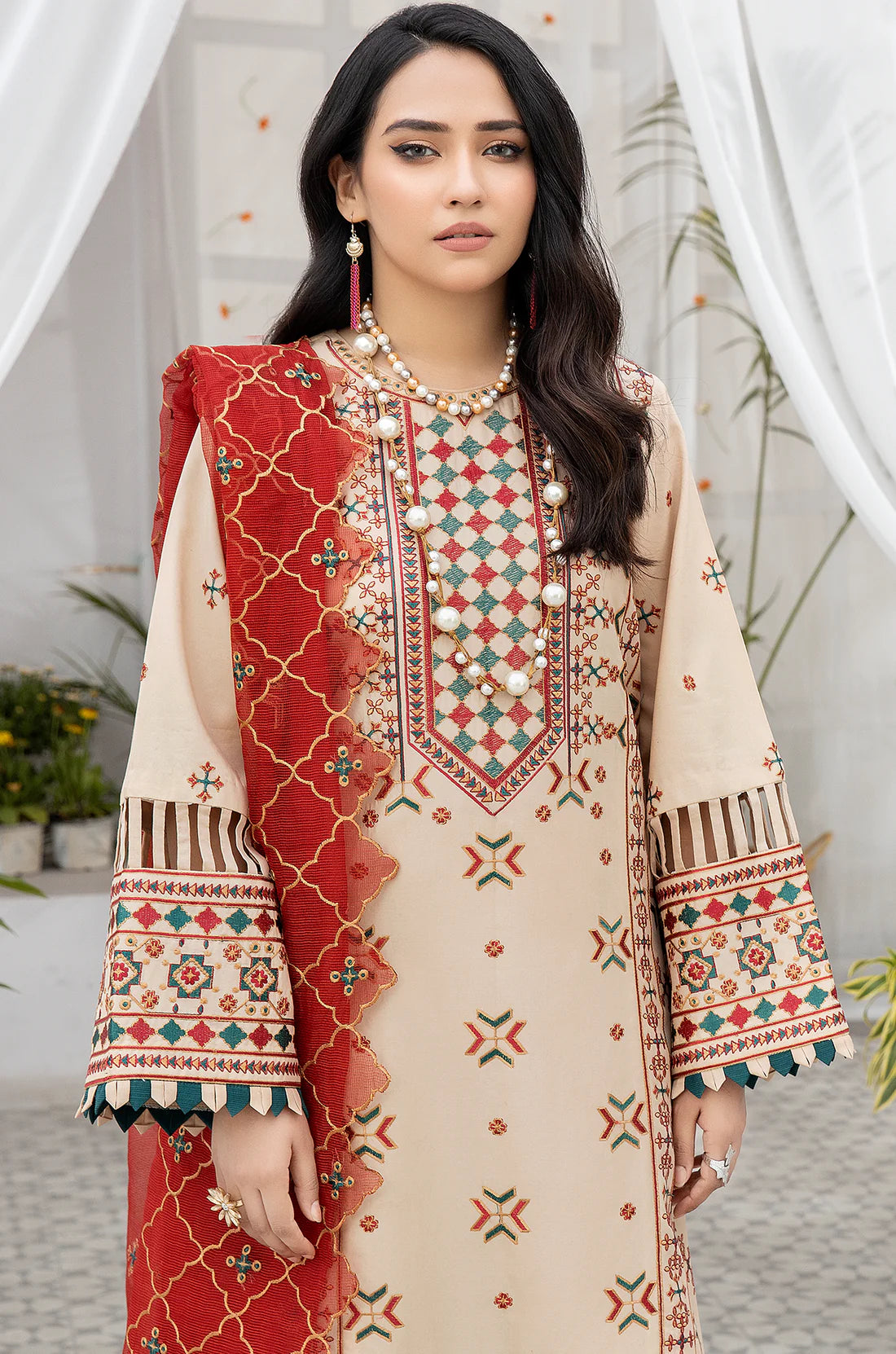 Mohagni | Muntazir Luxury Lawn 24 | AM-15 - Khanumjan  Pakistani Clothes and Designer Dresses in UK, USA 