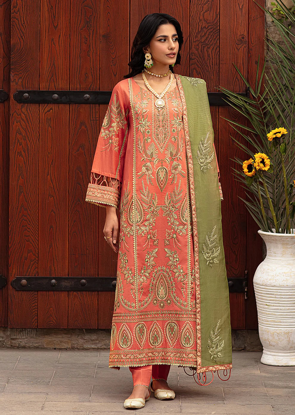 Mohagni | Muntazir Luxury Lawn 24 | CM-09 - Khanumjan  Pakistani Clothes and Designer Dresses in UK, USA 