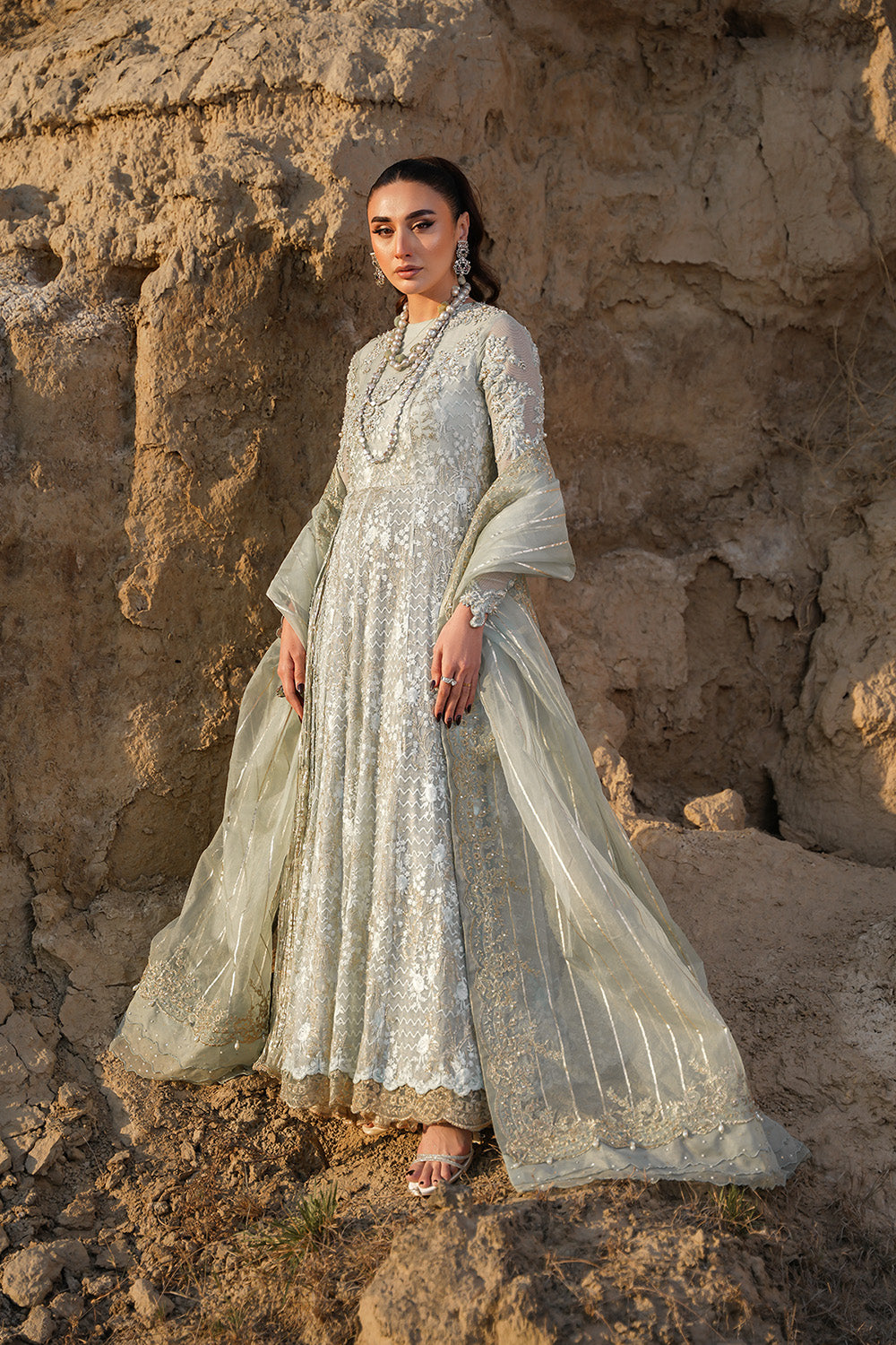Nilofer Shahid | Verve Summer 24 | Mavi – Verve SS 24 - Khanumjan  Pakistani Clothes and Designer Dresses in UK, USA 