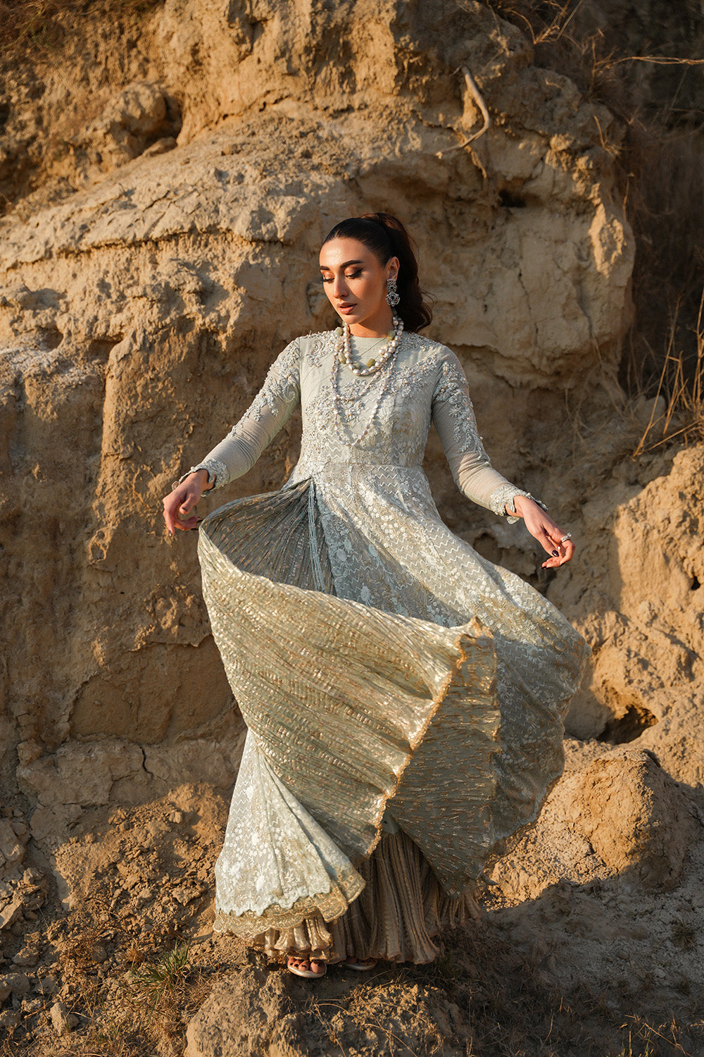 Nilofer Shahid | Verve Summer 24 | Mavi – Verve SS 24 - Khanumjan  Pakistani Clothes and Designer Dresses in UK, USA 