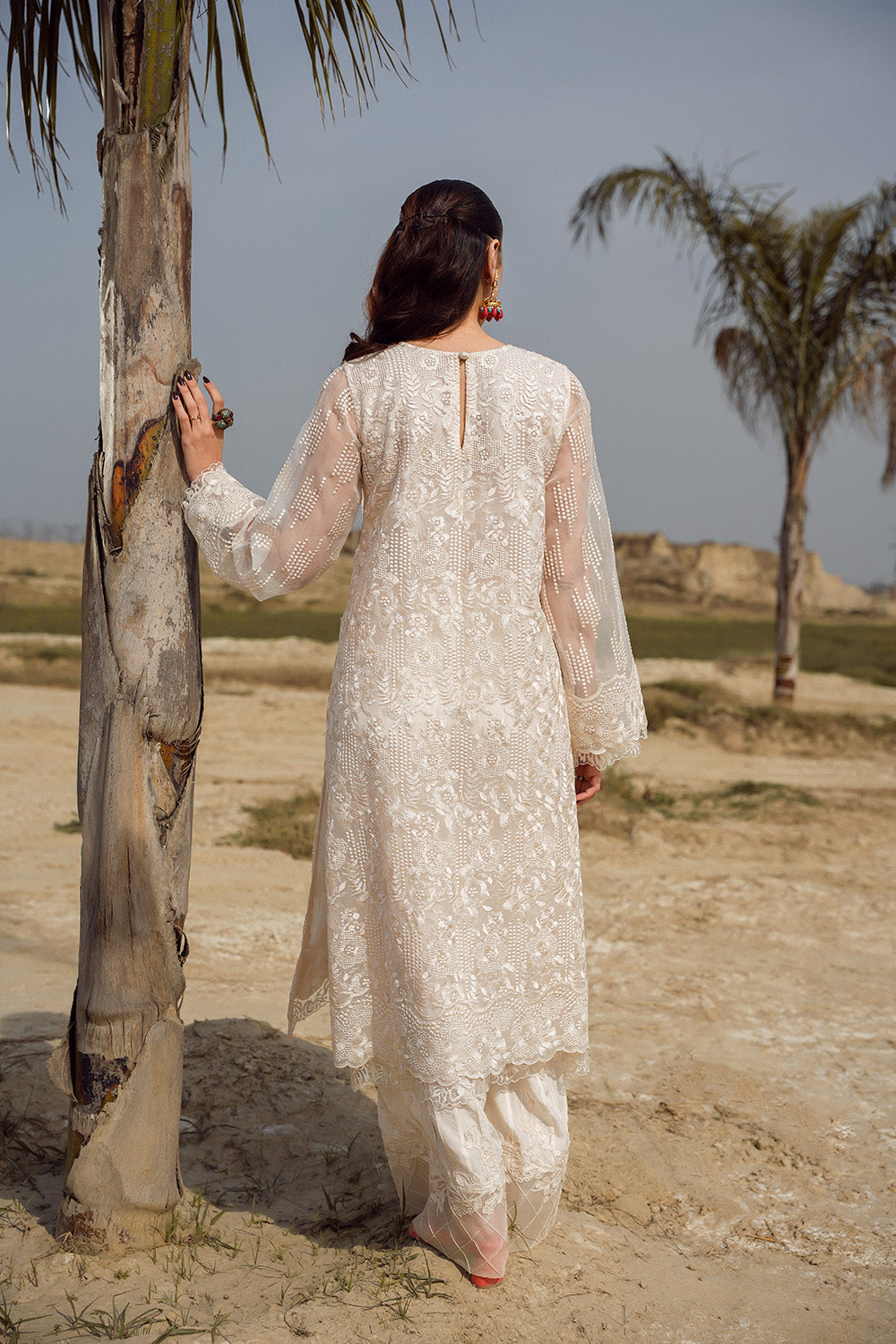 Nilofer Shahid | Verve Summer 24 | Anastasia (3pc) – Verve SS 24 - Khanumjan  Pakistani Clothes and Designer Dresses in UK, USA 