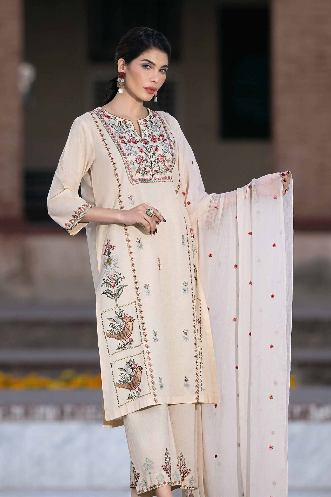 Nishat Linen | Luxury Collection 24 | KFS24-23 - Khanumjan  Pakistani Clothes and Designer Dresses in UK, USA 