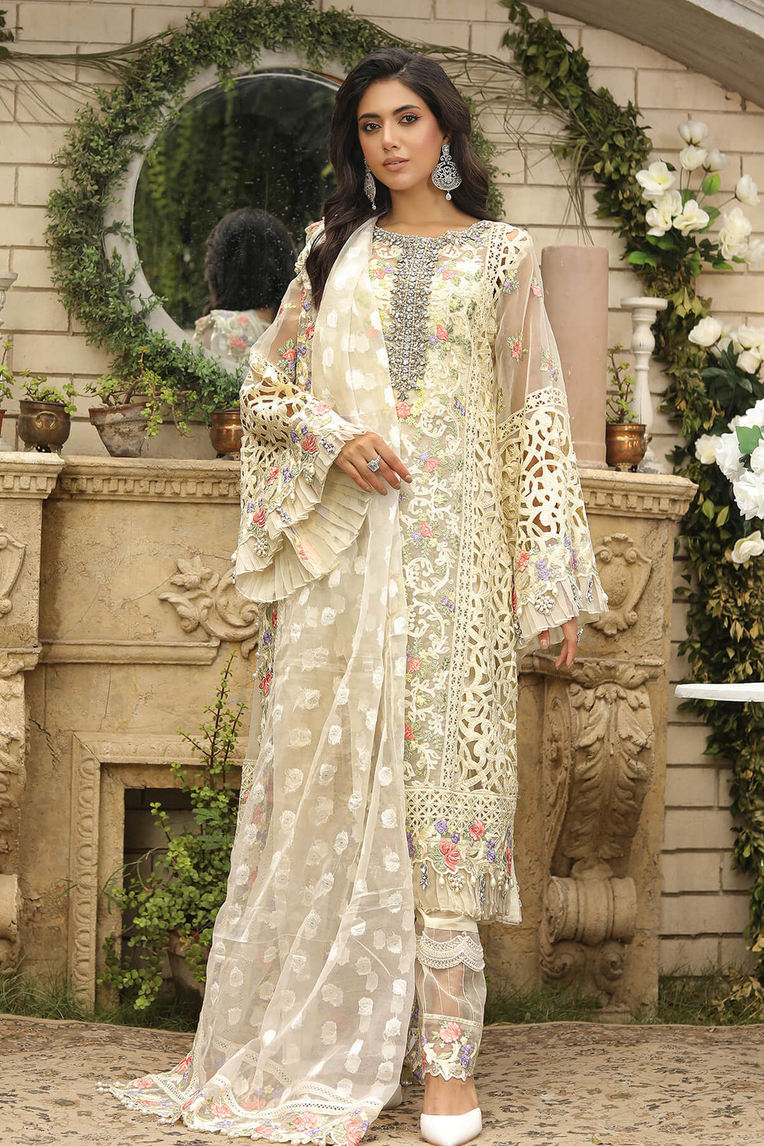 Raeesa Premium | Wajadan Wedding Formals | WD-8 Ivory - Khanumjan  Pakistani Clothes and Designer Dresses in UK, USA 
