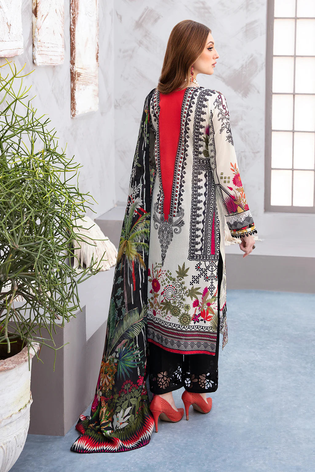 Ramsha | Ghazal Lawn 24 | L-911 - Khanumjan  Pakistani Clothes and Designer Dresses in UK, USA 