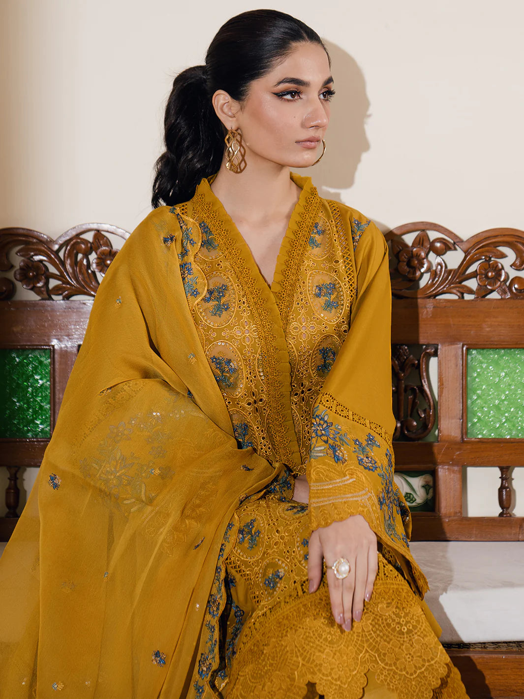 Bin Ilyas | Naqsh Luxury Lawn | Azlin - Khanumjan  Pakistani Clothes and Designer Dresses in UK, USA 