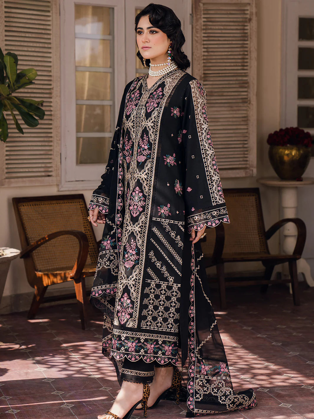 Bin Ilyas | Naqsh Luxury Lawn | Esra - Khanumjan  Pakistani Clothes and Designer Dresses in UK, USA 