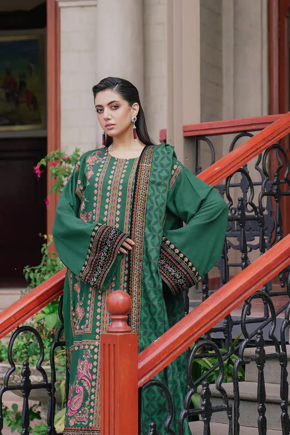 Saira Rizwan | Winter 23 | ISMAT SR-01 - Khanumjan  Pakistani Clothes and Designer Dresses in UK, USA 