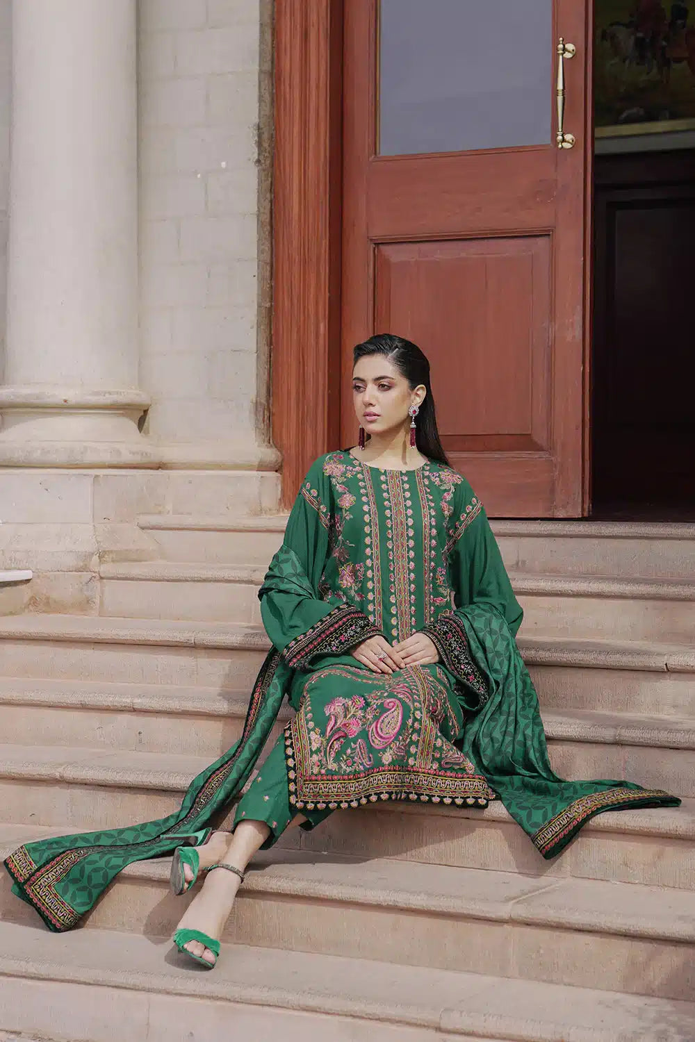 Saira Rizwan | Winter 23 | ISMAT SR-01 - Khanumjan  Pakistani Clothes and Designer Dresses in UK, USA 