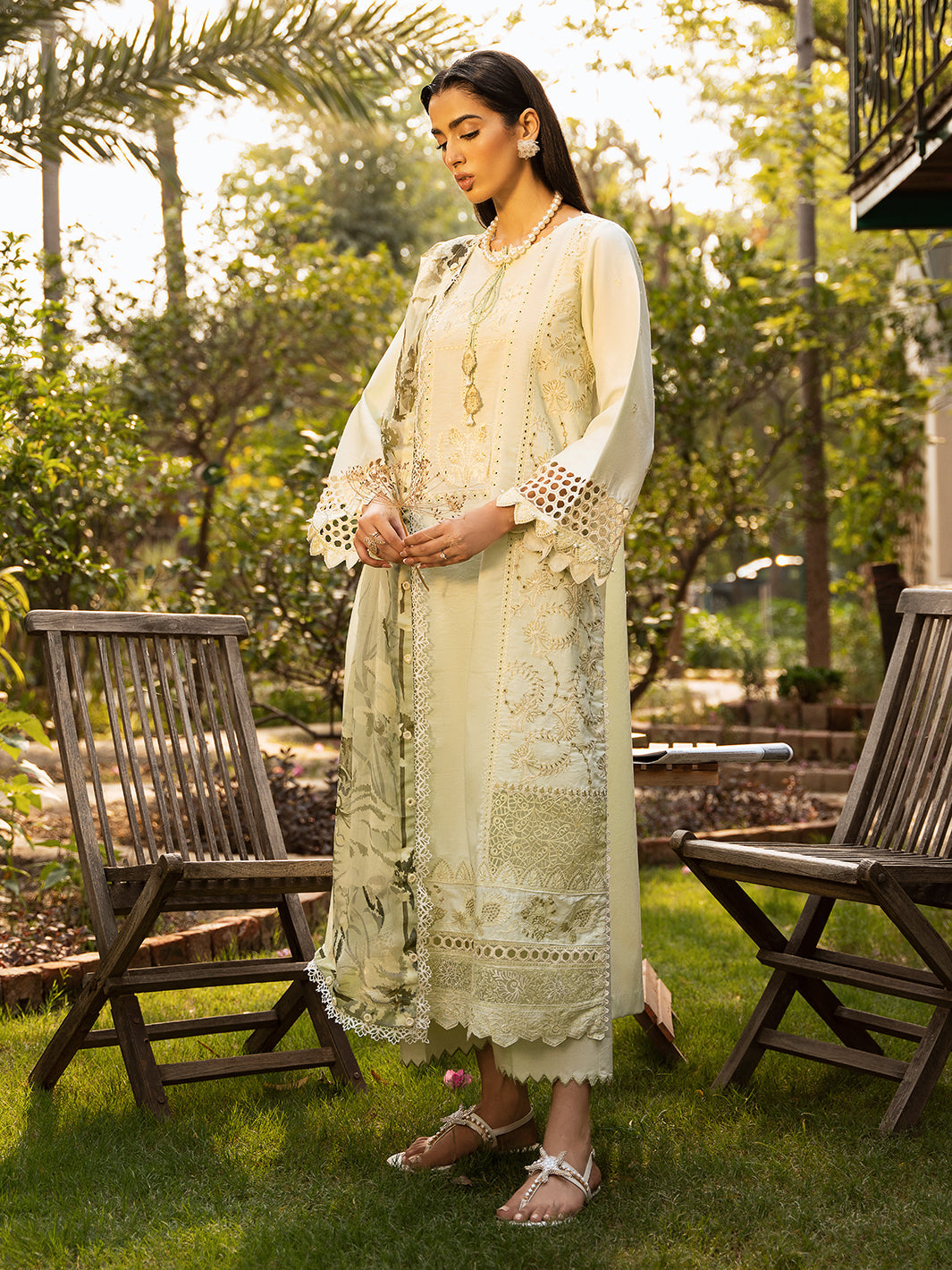 Izel | Dastak Luxury Lawn | SIRAA