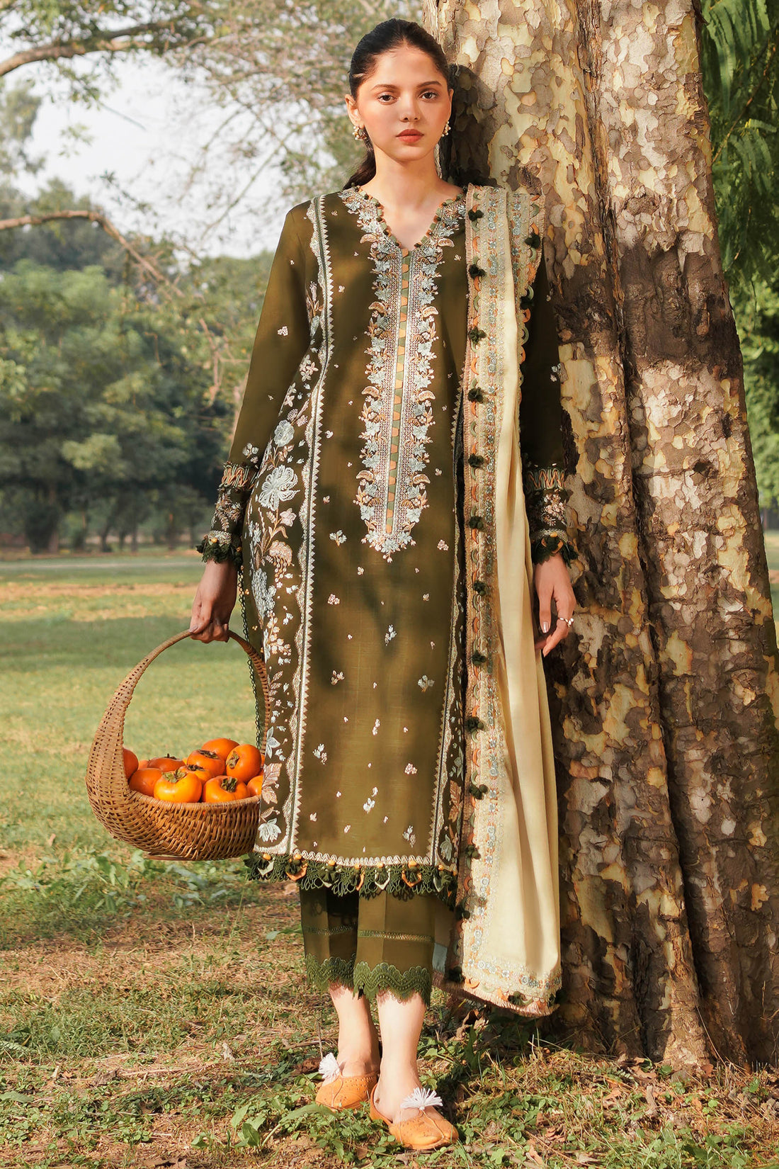 Zaha | Winter 23 | URSIYA (ZW2-23-07) - Khanumjan  Pakistani Clothes and Designer Dresses in UK, USA 