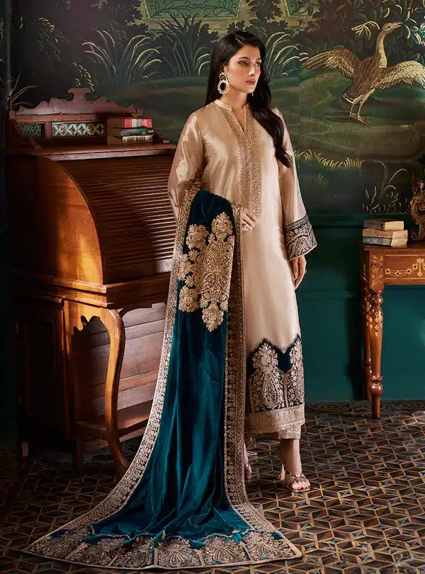 Zainab Chottani | Luxury Velvet Collection 23 | Amber - Khanumjan  Pakistani Clothes and Designer Dresses in UK, USA 