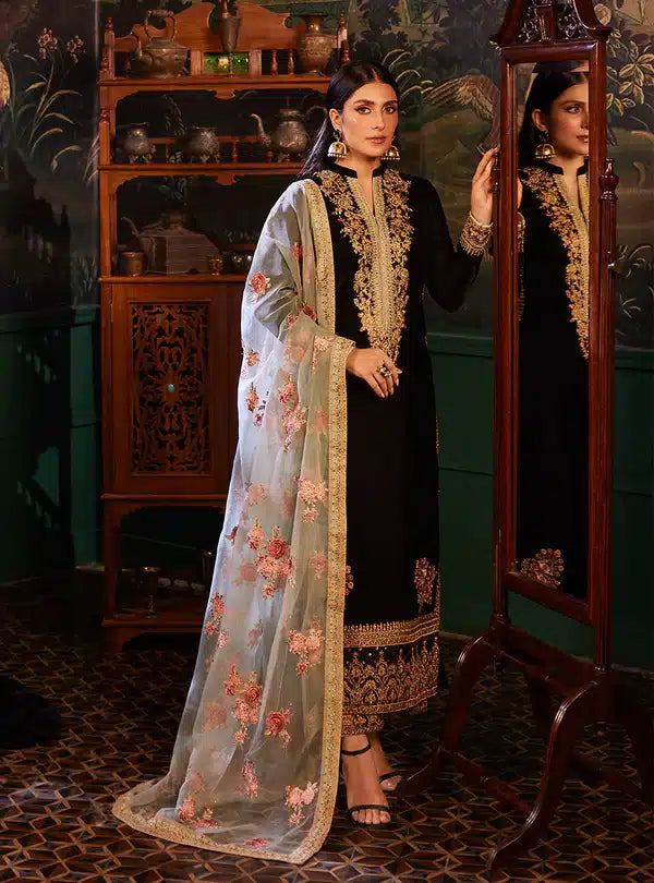 Zainab Chottani | Luxury Velvet Collection 23 | Andleep - Khanumjan  Pakistani Clothes and Designer Dresses in UK, USA 