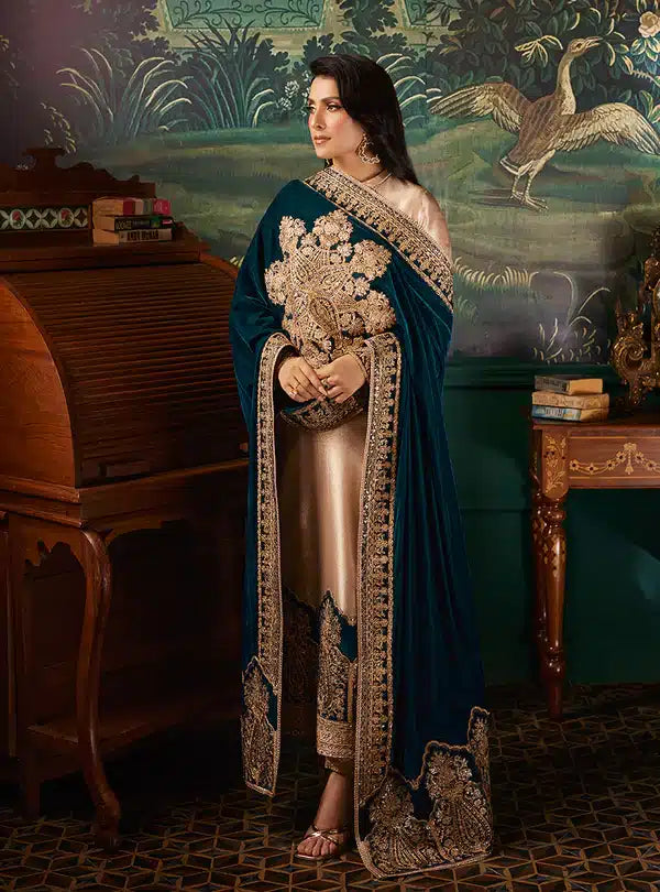 Zainab Chottani | Luxury Velvet Collection 23 | Amber - Khanumjan  Pakistani Clothes and Designer Dresses in UK, USA 