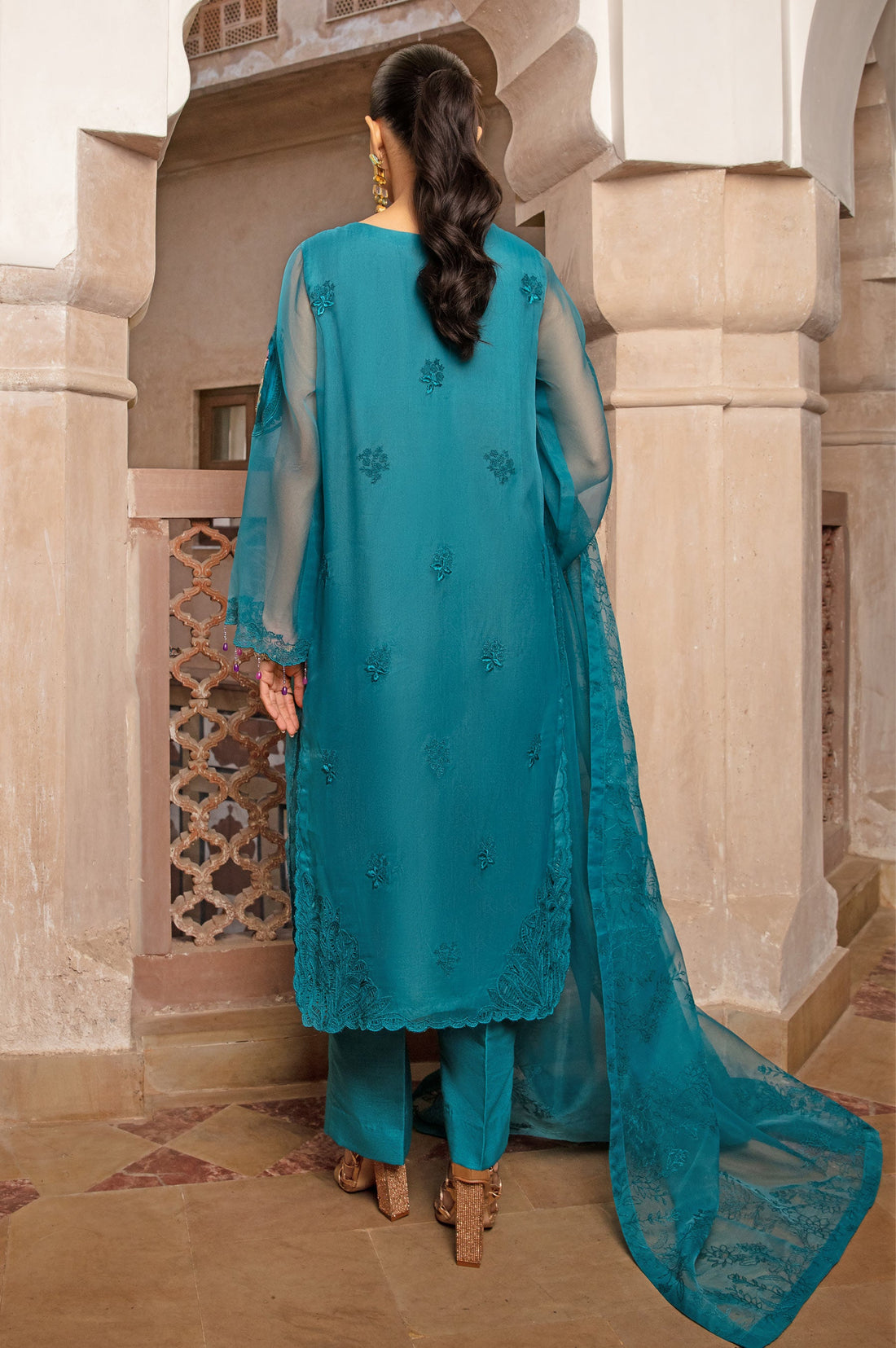 Zeen | Azalea Collection | Lyana - Khanumjan  Pakistani Clothes and Designer Dresses in UK, USA 